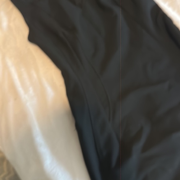 Banana Republic classic sleeveless v neck black dress with pockets - Picture 3 of 3